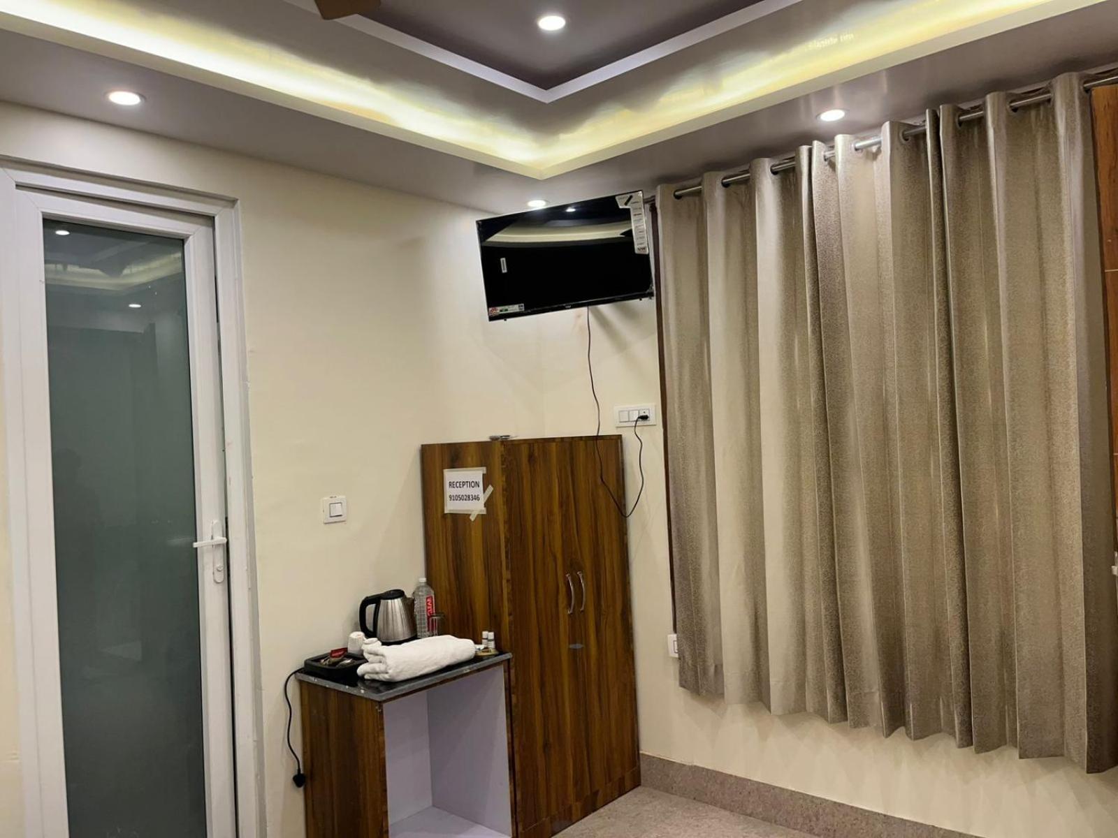 Hotel Grand Safari Kotdwāra 외부 사진