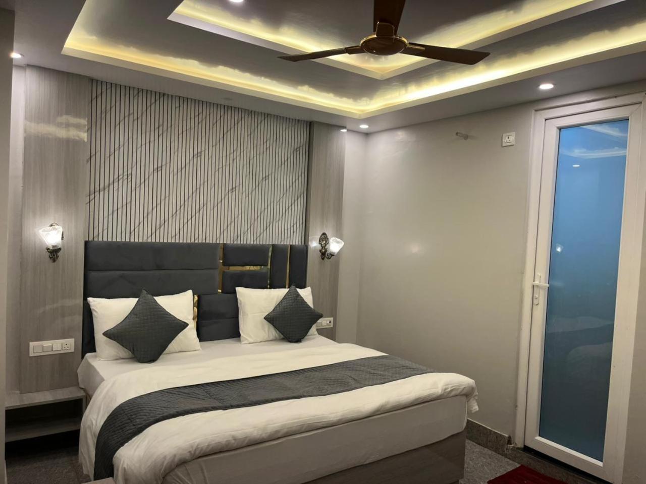 Hotel Grand Safari Kotdwāra 외부 사진