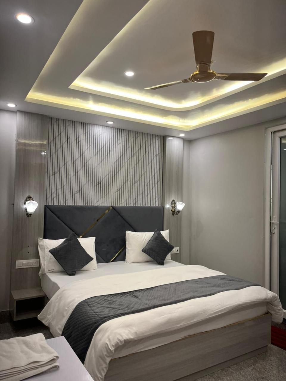 Hotel Grand Safari Kotdwāra 외부 사진
