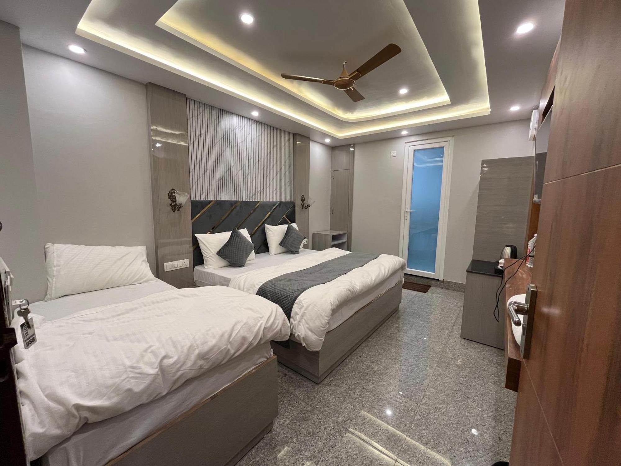 Hotel Grand Safari Kotdwāra 외부 사진