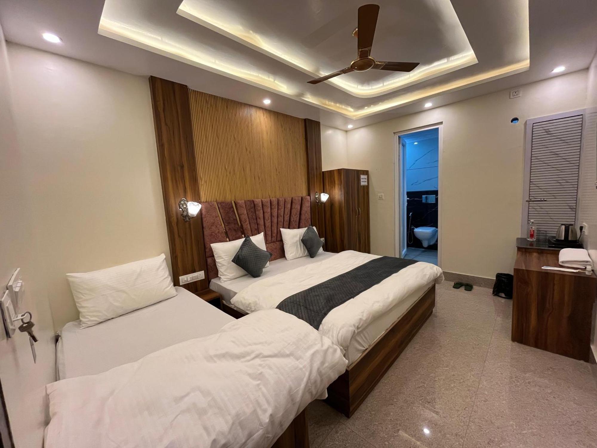 Hotel Grand Safari Kotdwāra 외부 사진