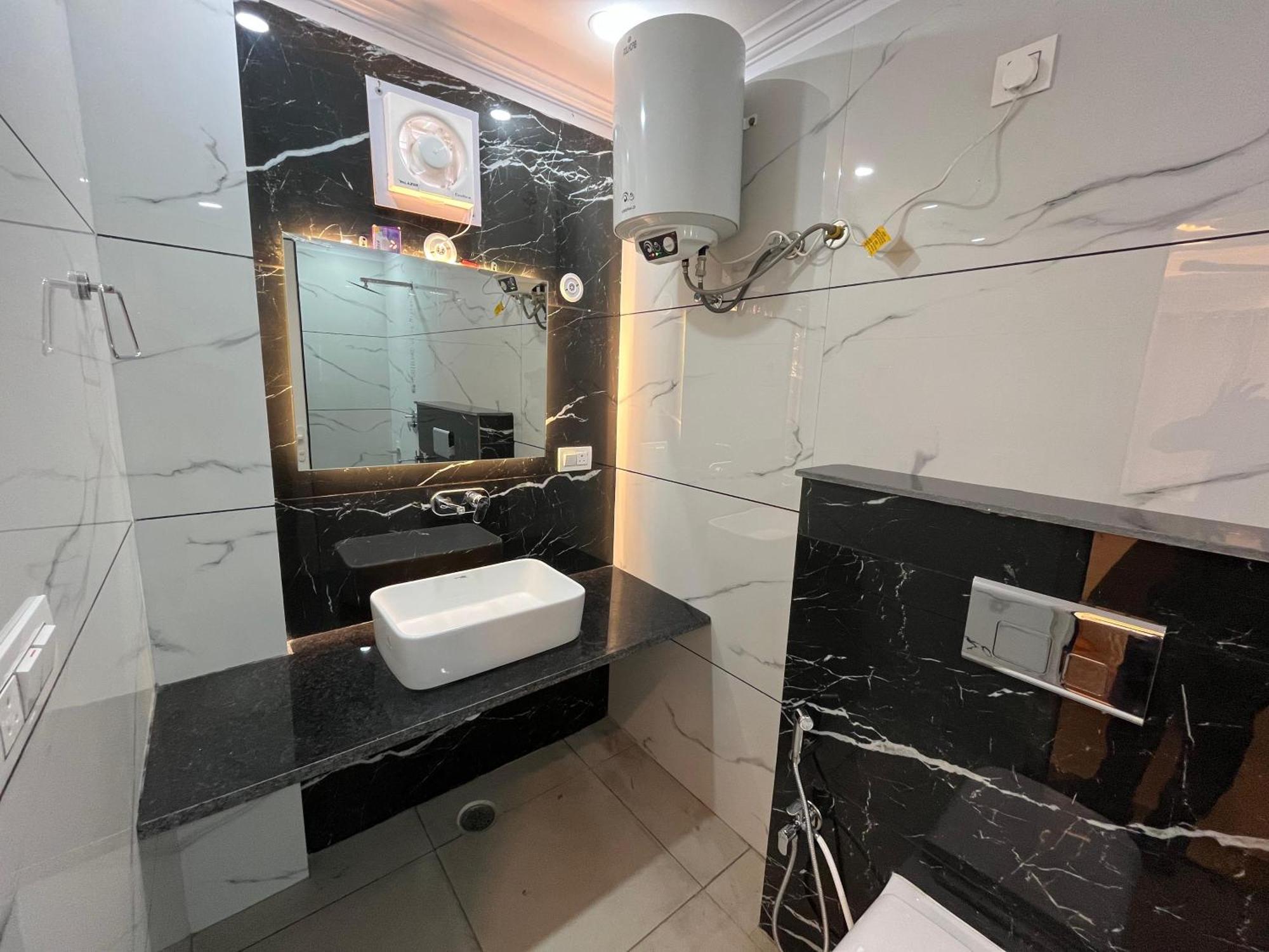Hotel Grand Safari Kotdwāra 외부 사진