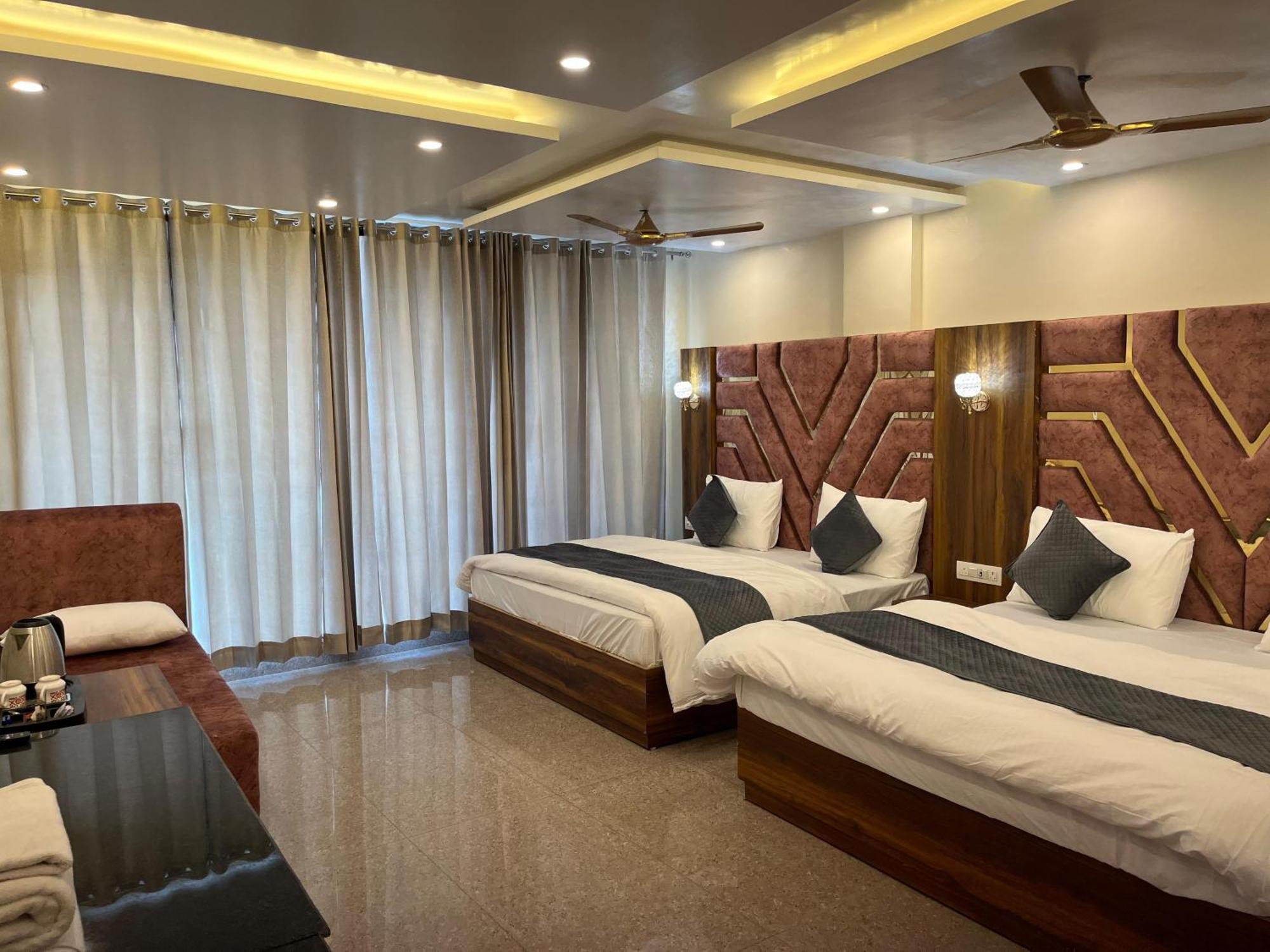 Hotel Grand Safari Kotdwāra 외부 사진